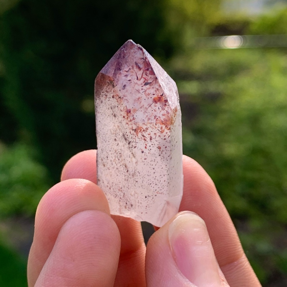 Harlequin Quartz (Hematite Quartz)